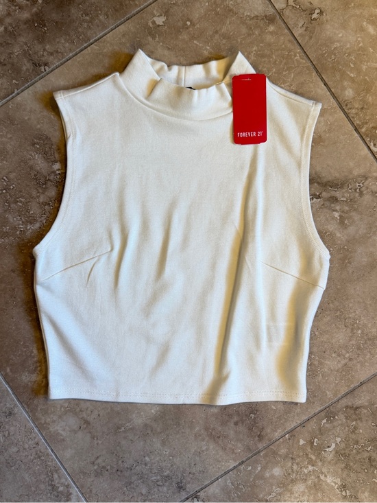 Forever 21 Tops - Forever 21 Sleeveless Mock Neck Crop Top